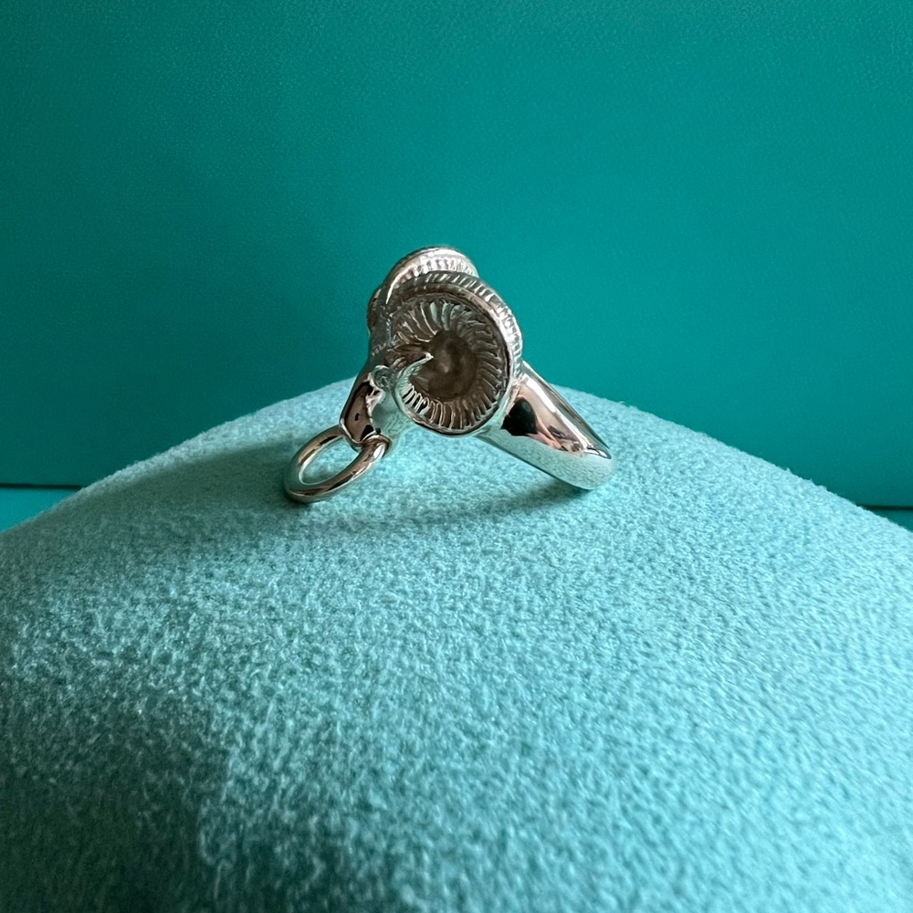 🌸🌸 Authentic Tiffany & Co. RARE Ram Head Knocker Ring - Picture 16 of 16